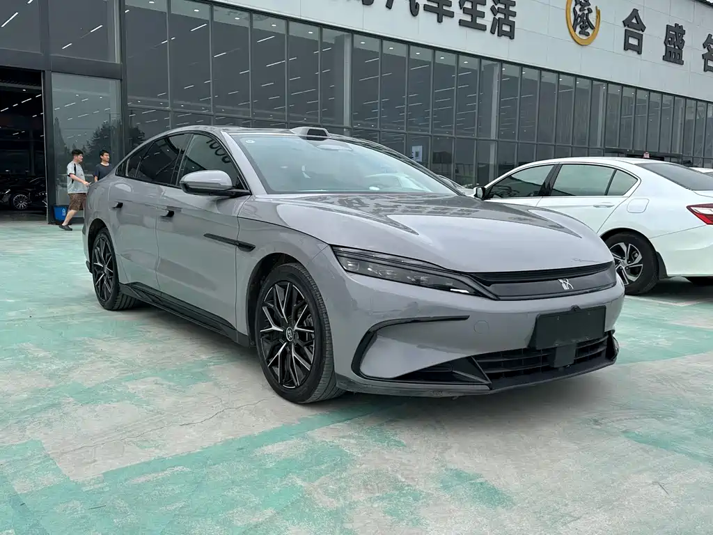 Han DM-i Smart Drive 125 KM Honored