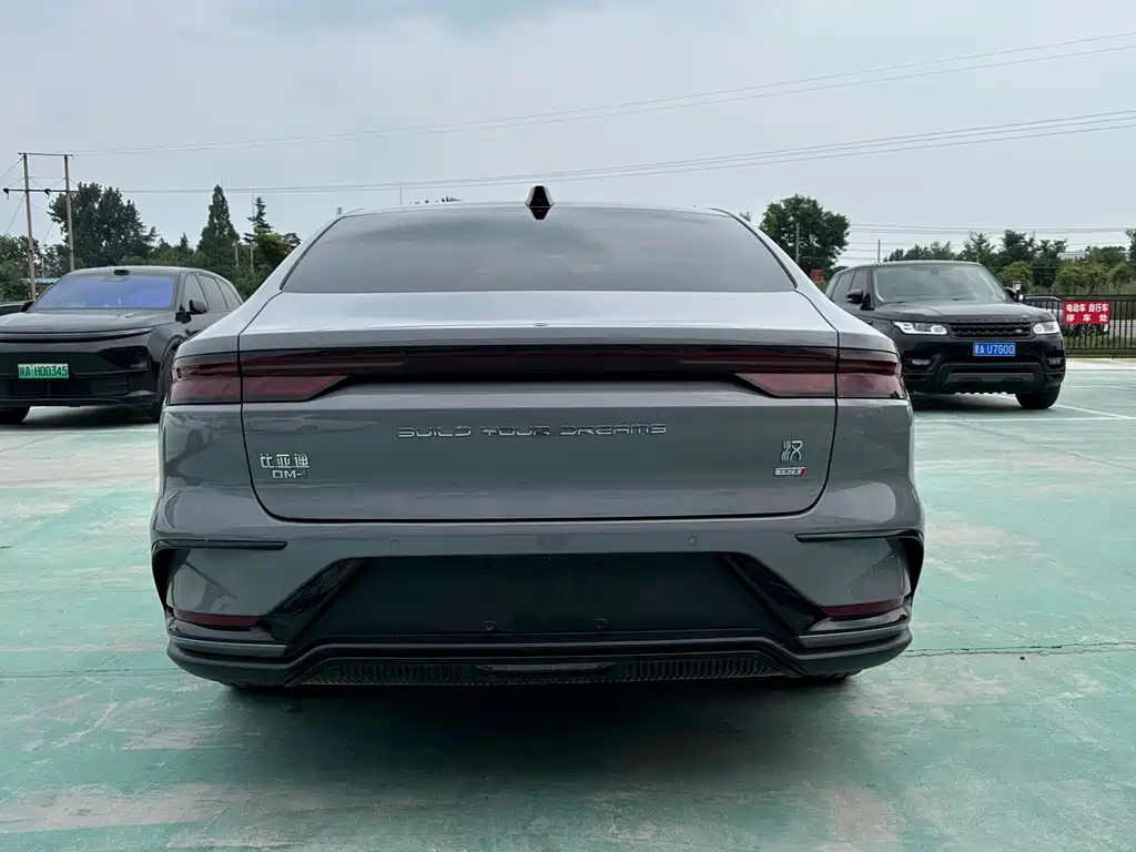 Han DM-i Smart Drive 125 KM Honored