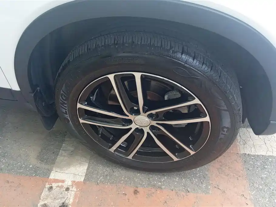 Besturn X40 1.6 L Auto Luxury