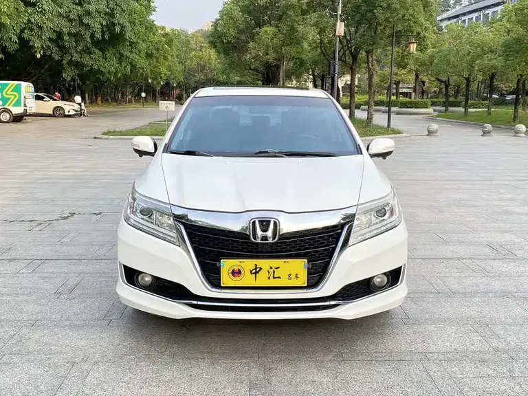 Honda Crider 1.8 L CVT Luxury Special