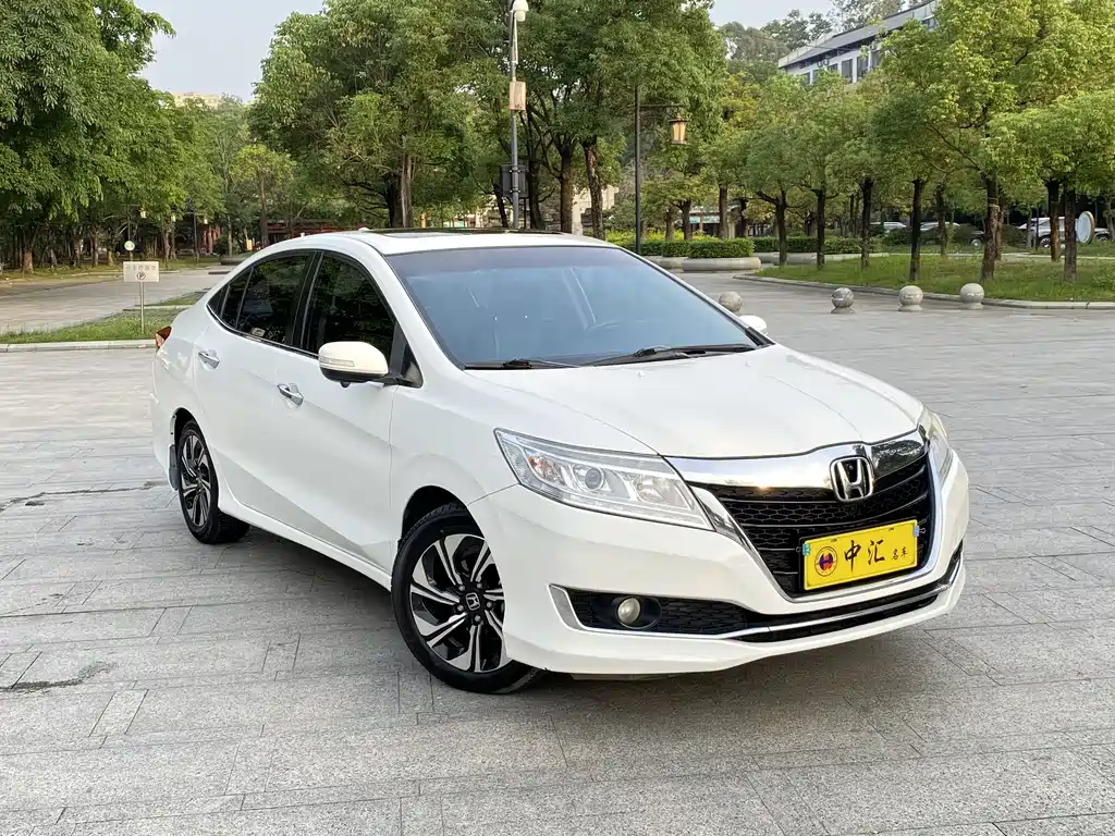 Crider 1.8 L CVT Luxury Special