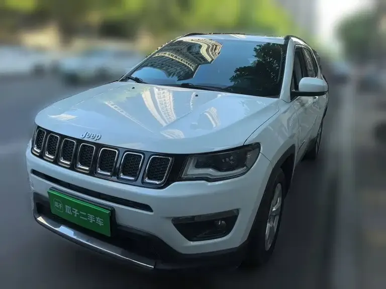 Jeep Compass 200 T Auto Joy