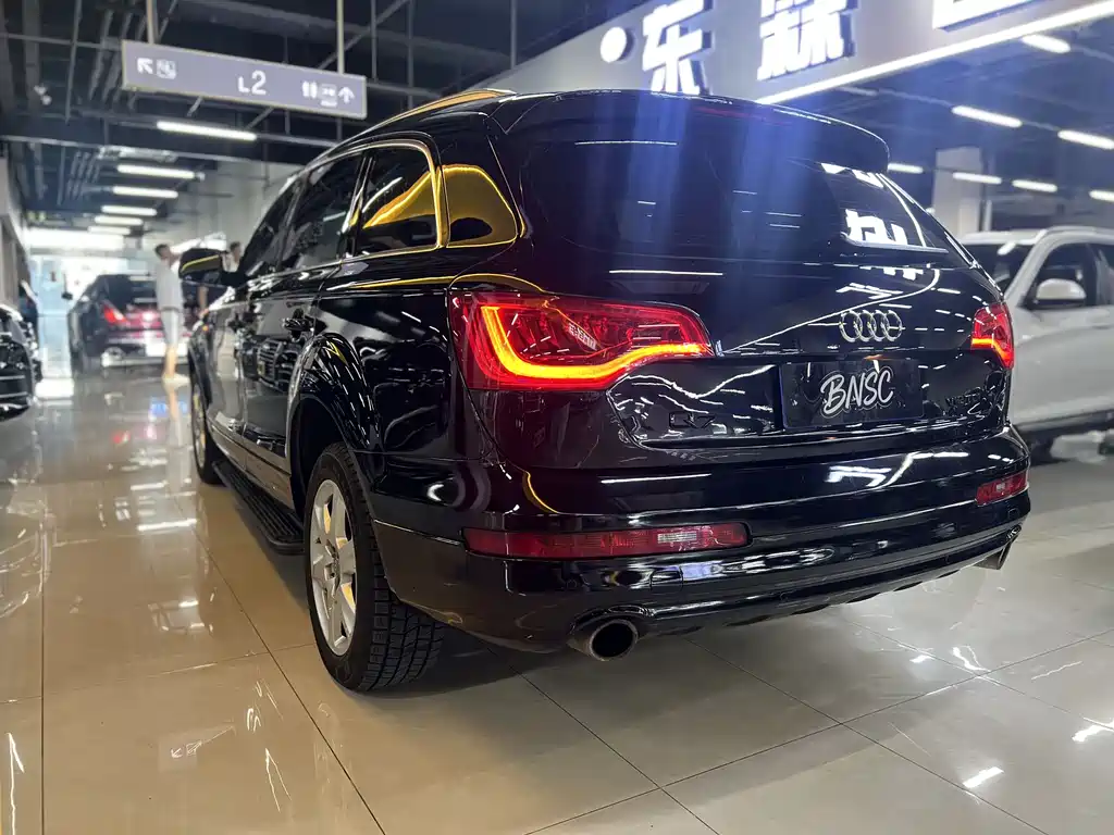 Audi Q7 奥迪Q7 2012款 3.0 TFSI 进取型200 kW