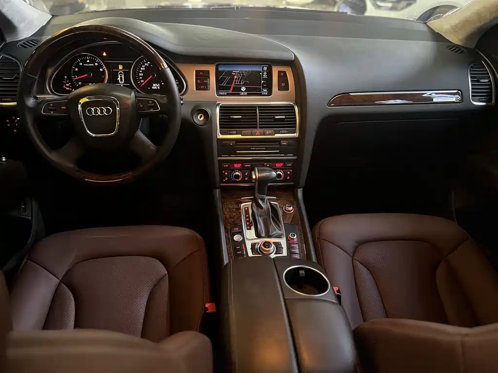 Audi Q7 奥迪Q7 2012款 3.0 TFSI 进取型200 kW