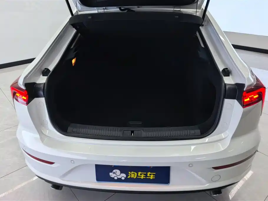 Besturn B70 3 rd Gen 1.5 T Auto Joy
