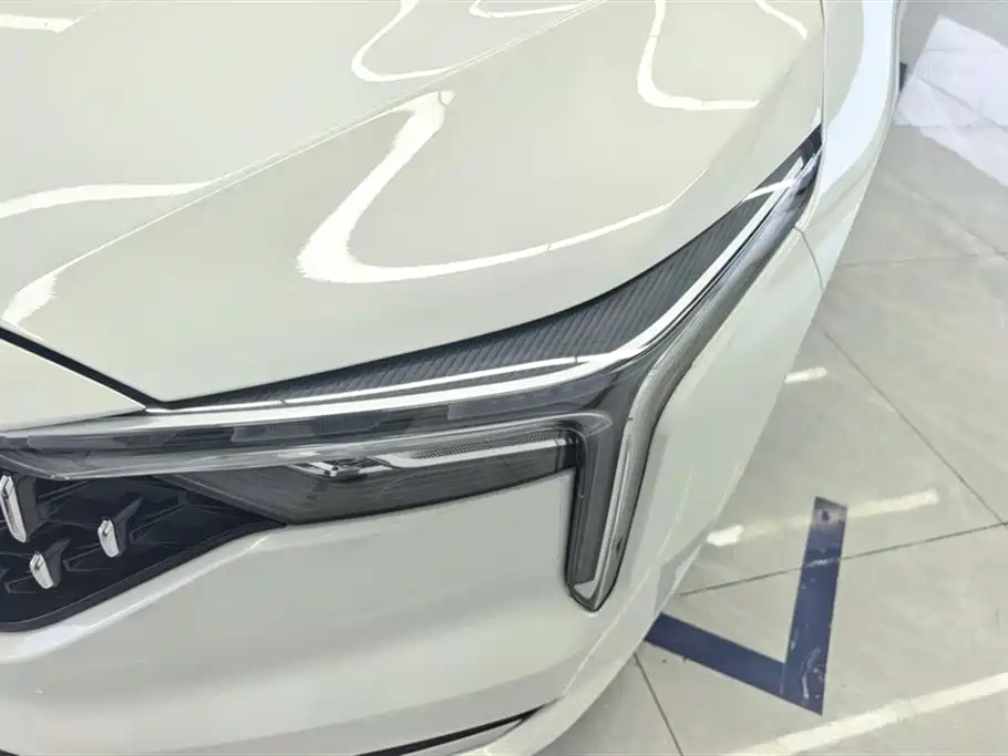 Besturn B70 3 rd Gen 1.5 T Auto Joy