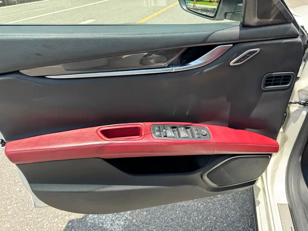 Ghibli 3.0 T Standard CN-V