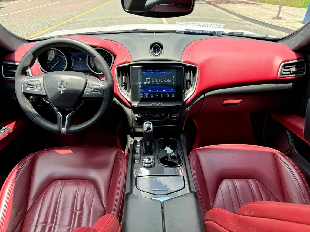 Ghibli 3.0 T Standard CN-V