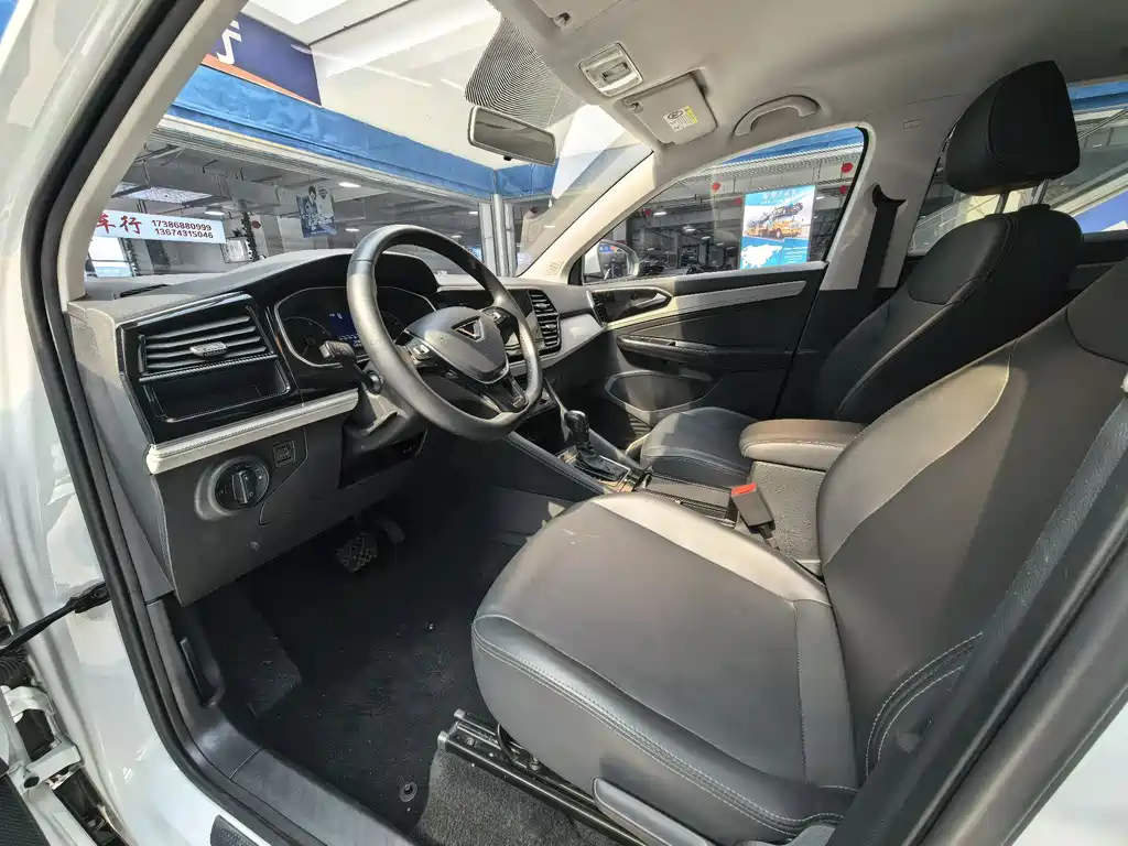 Jetta VS5 280 TSI Auto Progressive