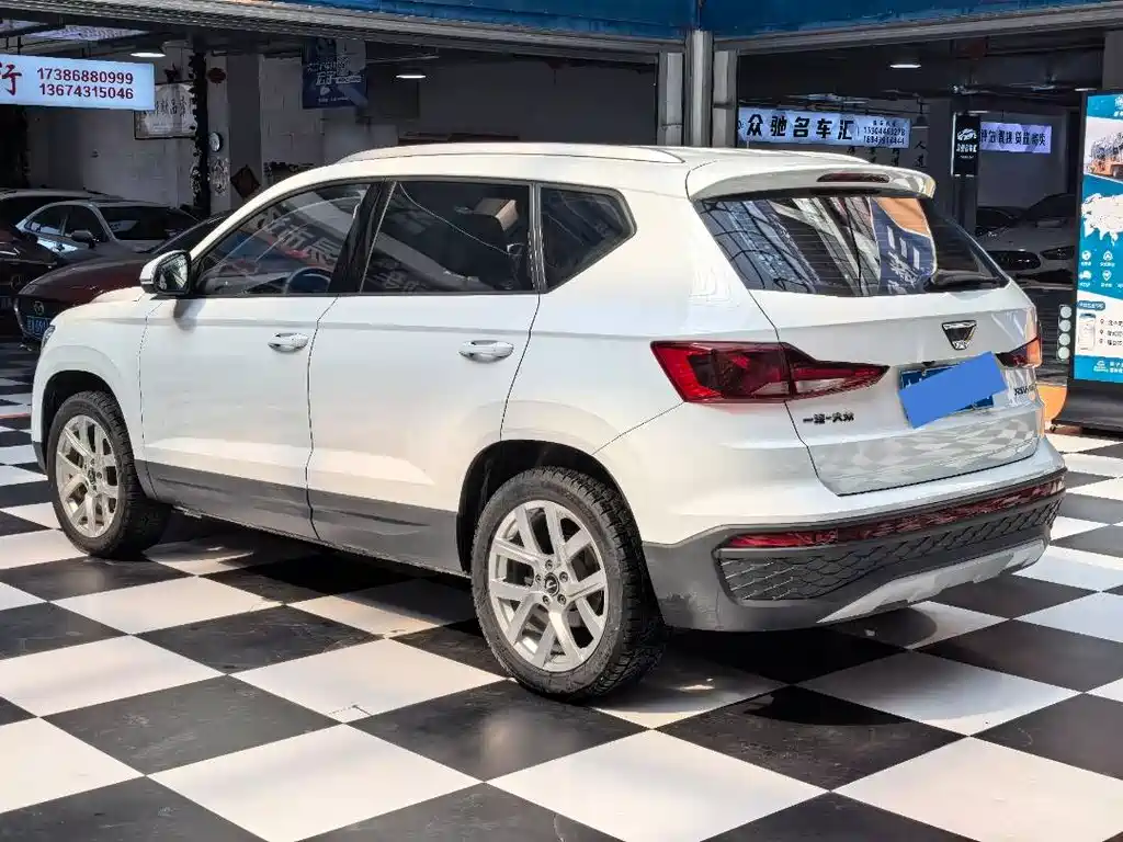 Jetta VS5 280 TSI Auto Progressive