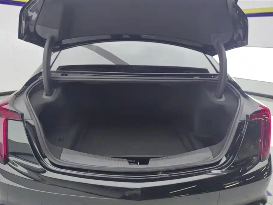 Cadillac CT5 28 T Luxury (Standard)