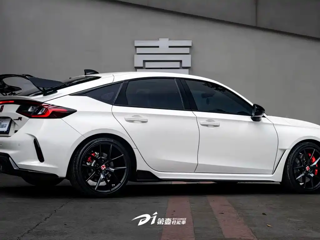 Civic (Import) 2.0 T 420 TURBO TYPE R