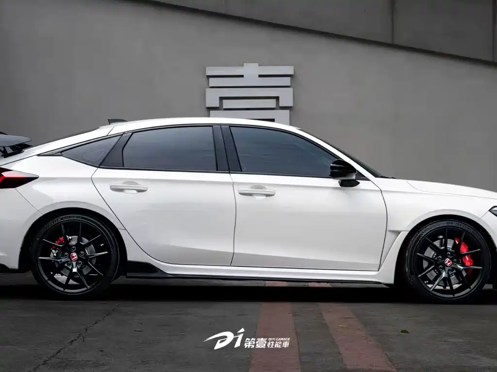 Civic (Import) 2.0 T 420 TURBO TYPE R