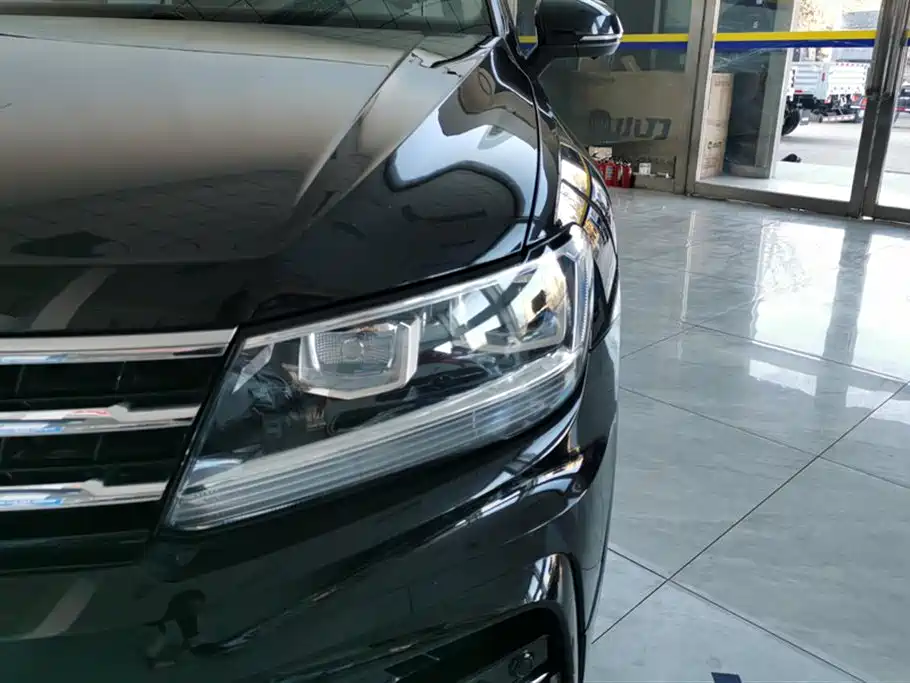 Tiguan L 330 TSI Auto 2 WD R-Line Premium
