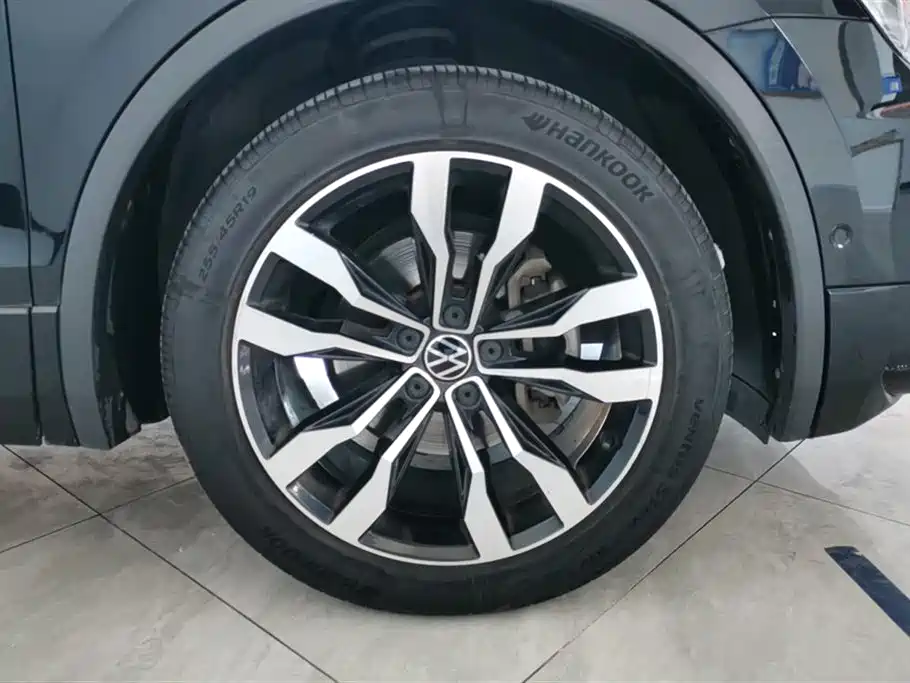 Tiguan L 330 TSI Auto 2 WD R-Line Premium