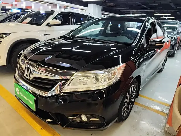 Honda Crider 1.8 L Auto Luxury