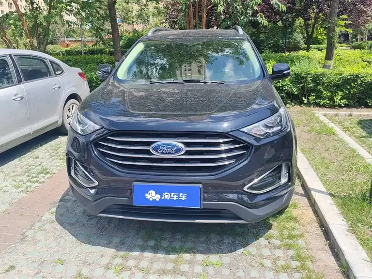 Ford Edge PLUS EcoBoost 245 2 WD Platinum Sharp 5-seat