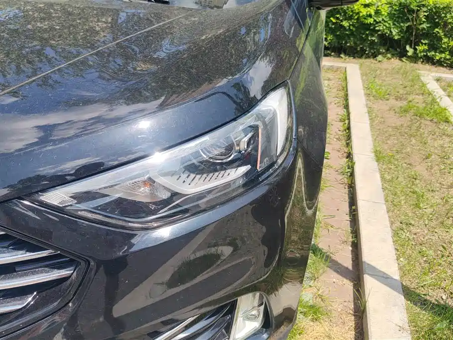 Edge PLUS EcoBoost 245 2 WD Platinum Sharp 5-seat