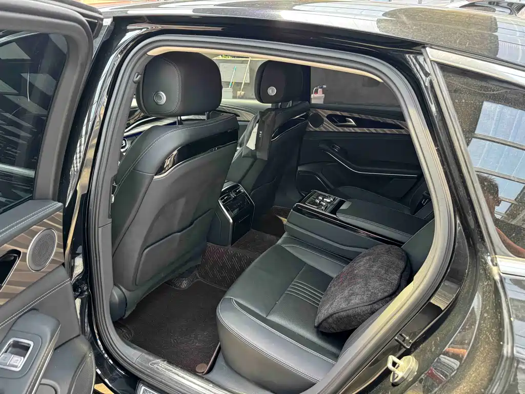 Hongqi H9 2.0 T Connected Flagship