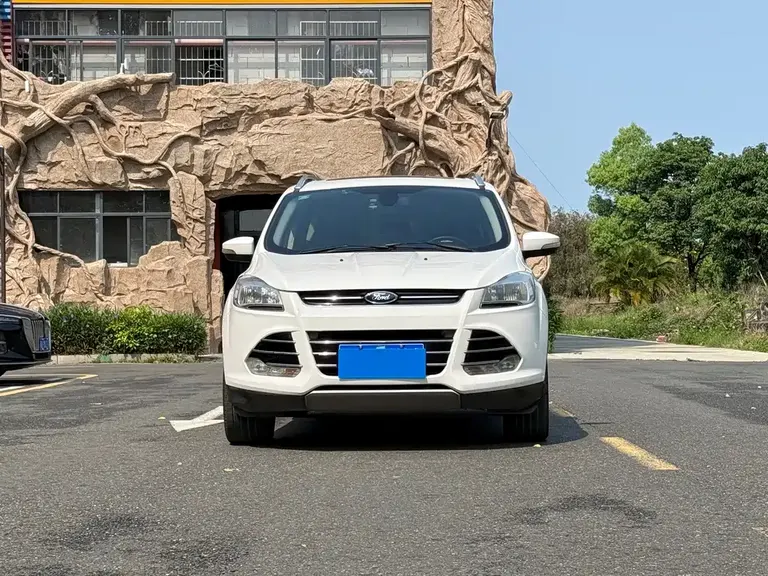 Ford Kuga 1.5 L GTDi 2 WD Style