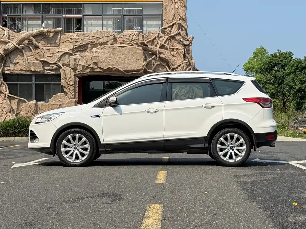 Kuga 1.5 L GTDi 2 WD Style