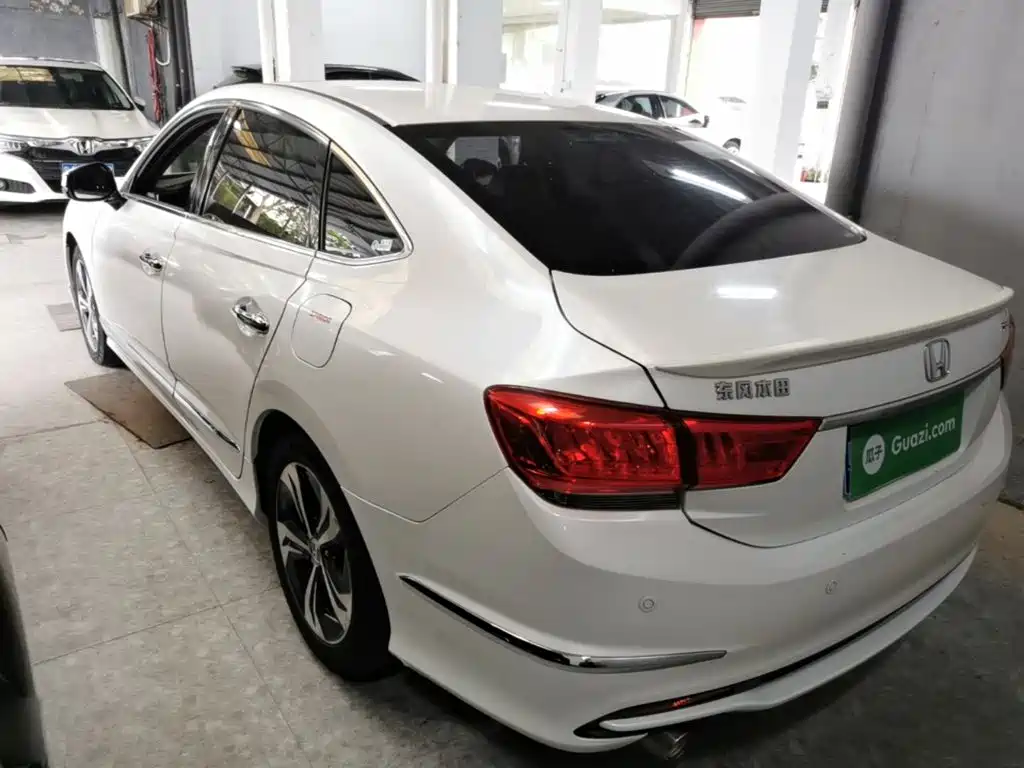 Spirior 2.4 L Distinguished