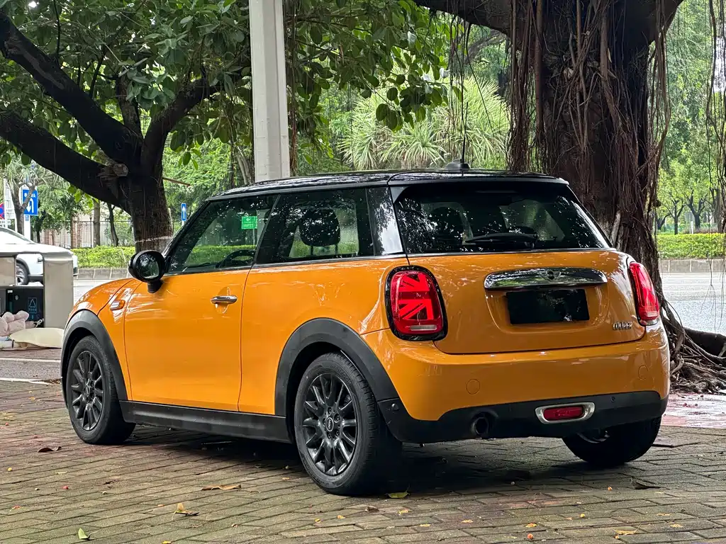 MINI 1.5 T COOPER Fun