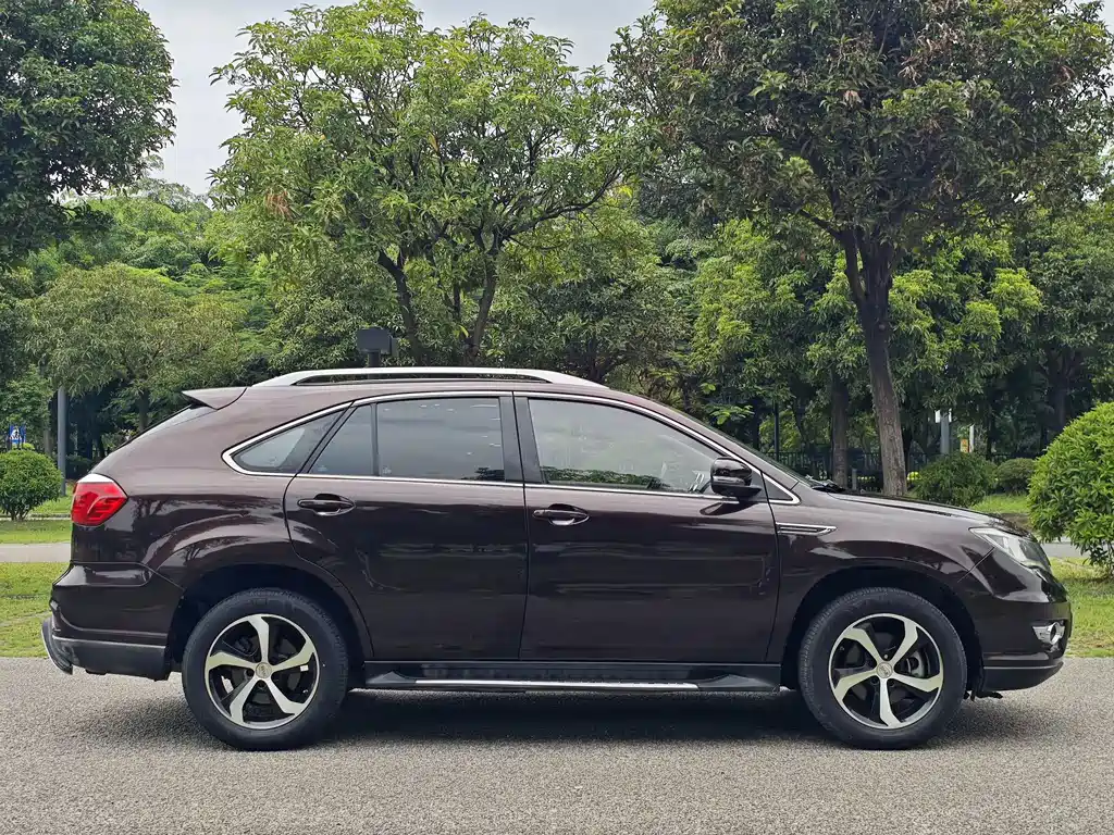 BYD S7 2.0 T Auto Distinguished