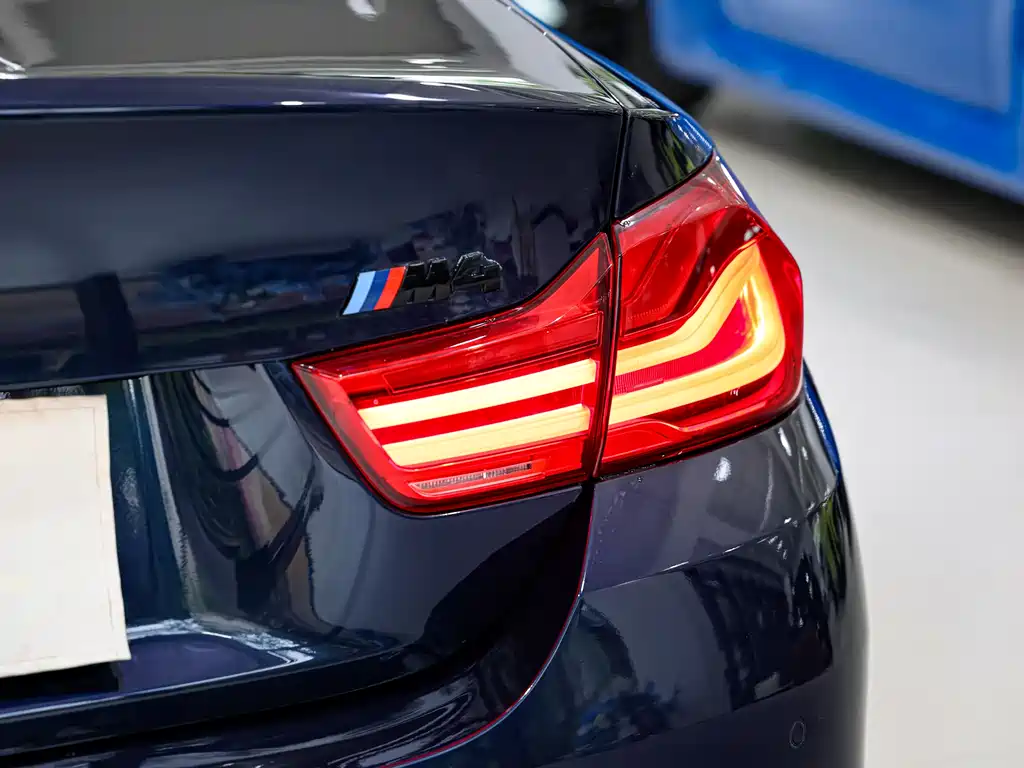 BMW M4 M4 2-door Coupe Car Fan Limited