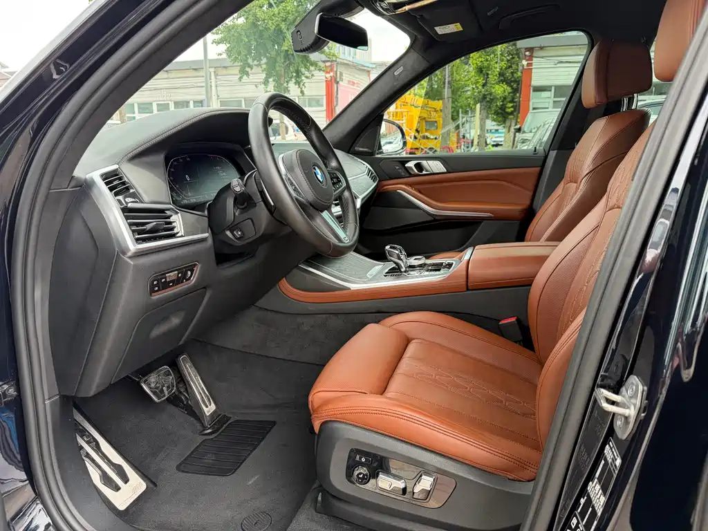 BMW X7 xDrive40 i Premium M Sport Package