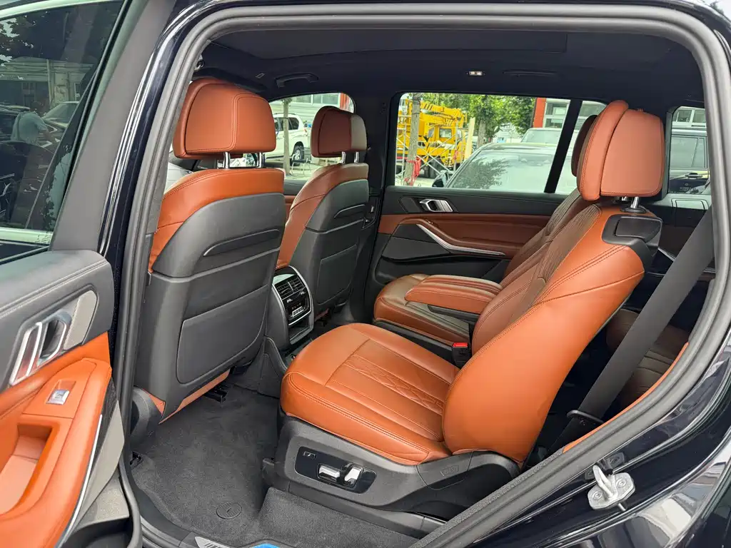 BMW X7 xDrive40 i Premium M Sport Package