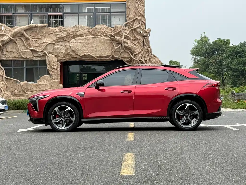 Besturn B70 S 2.0 T War God King
