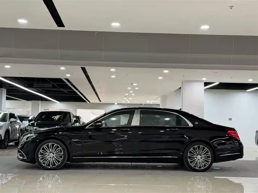 Maybach S-Class S 560 4 MATIC