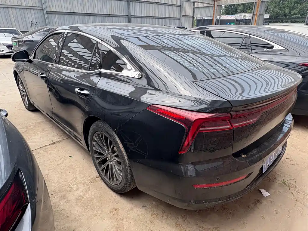 Besturn B70 3 rd Gen 1.5 T Auto Pleasure