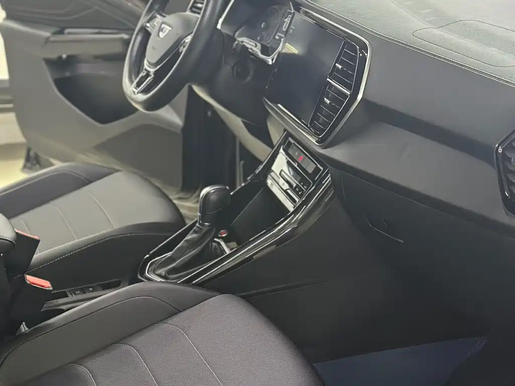 Jetta VS7 Black Sharp 1.4 T Auto Glory Pro
