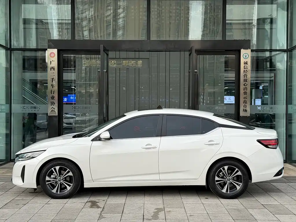 Sylphy 1.6 L CVT Joy