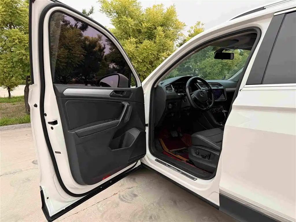 Tiguan L 330 TSI Auto 2 WD Smart Enjoyment