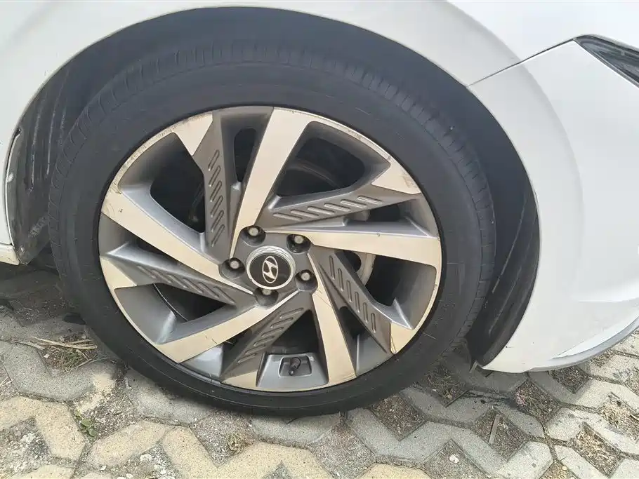 Mistra 名图 2021款 1.8 L CVT LUX尊贵版