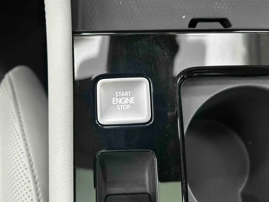 Jetta VS8 280 TSI Auto Supreme