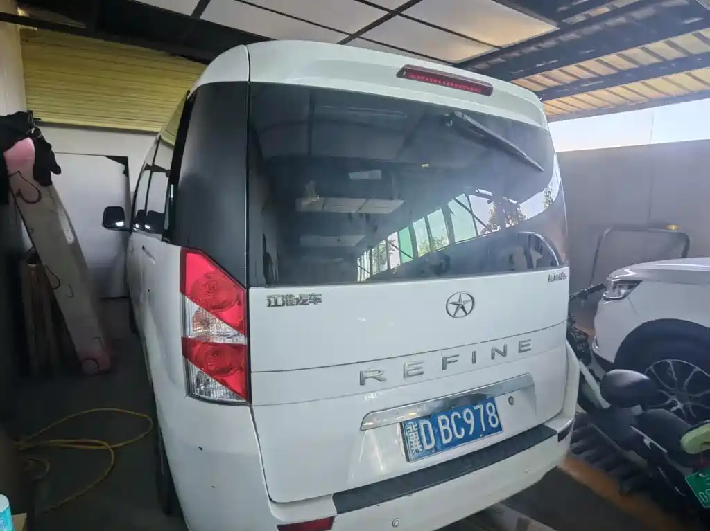 Refine M5 瑞风M5 2013款 2.0 T 汽油手动商务版
