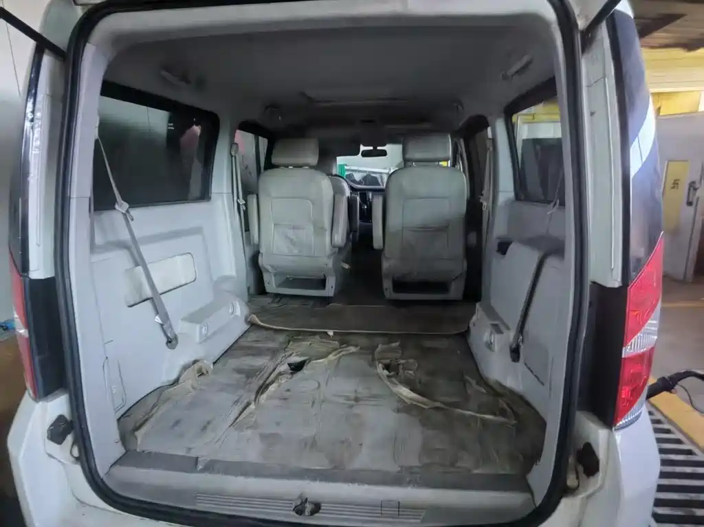 Refine M5 瑞风M5 2013款 2.0 T 汽油手动商务版
