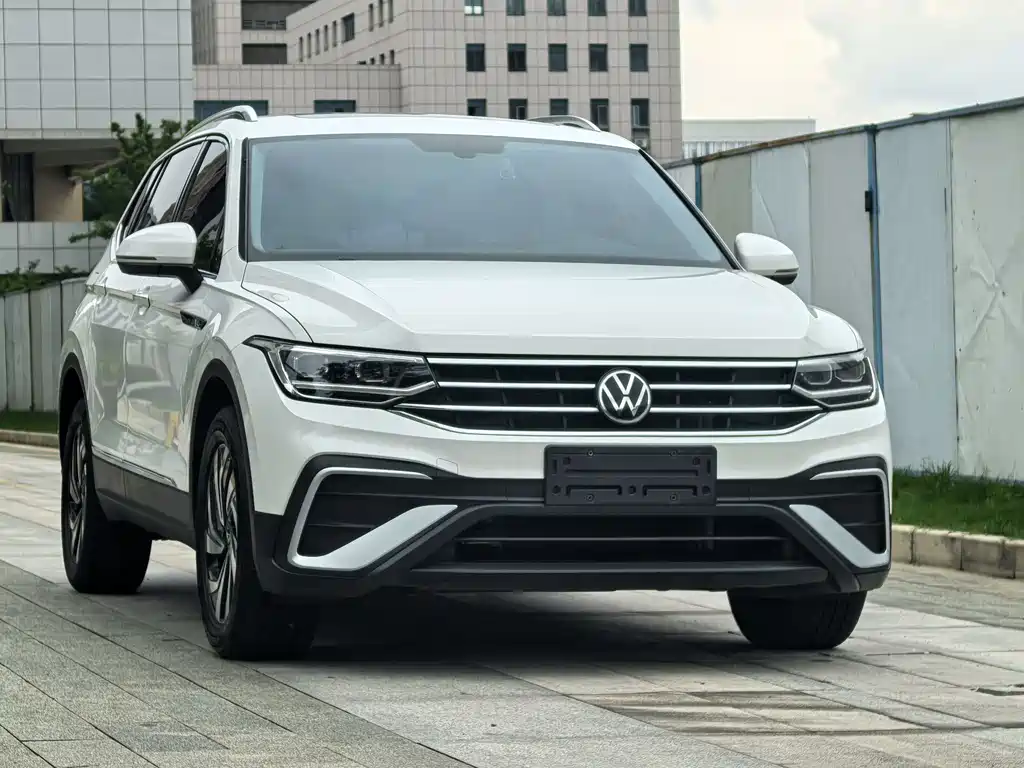 Tiguan L 330 TSI Auto 2 WD Smart Enjoyment