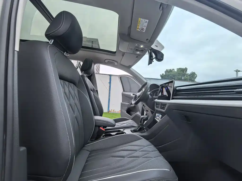 Tiguan L 330 TSI Auto 2 WD Smart Enjoyment
