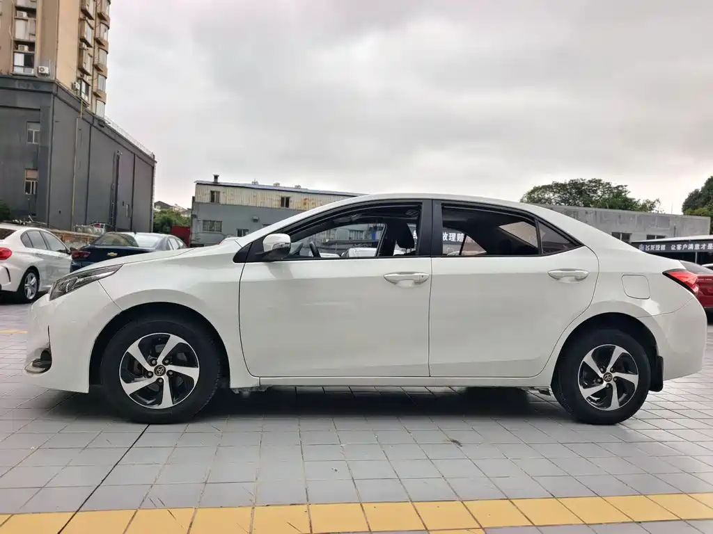 Levin Facelift 185 T CVT Elite CN-V