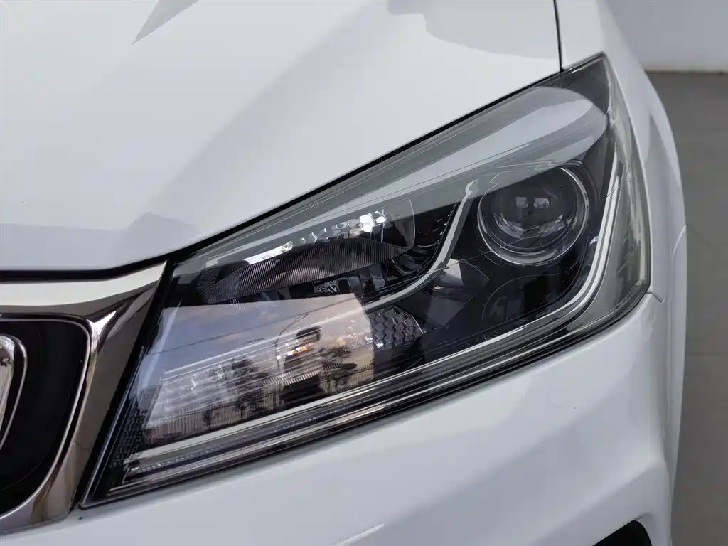 Emgrand 1.5 L CVT Upward Connected