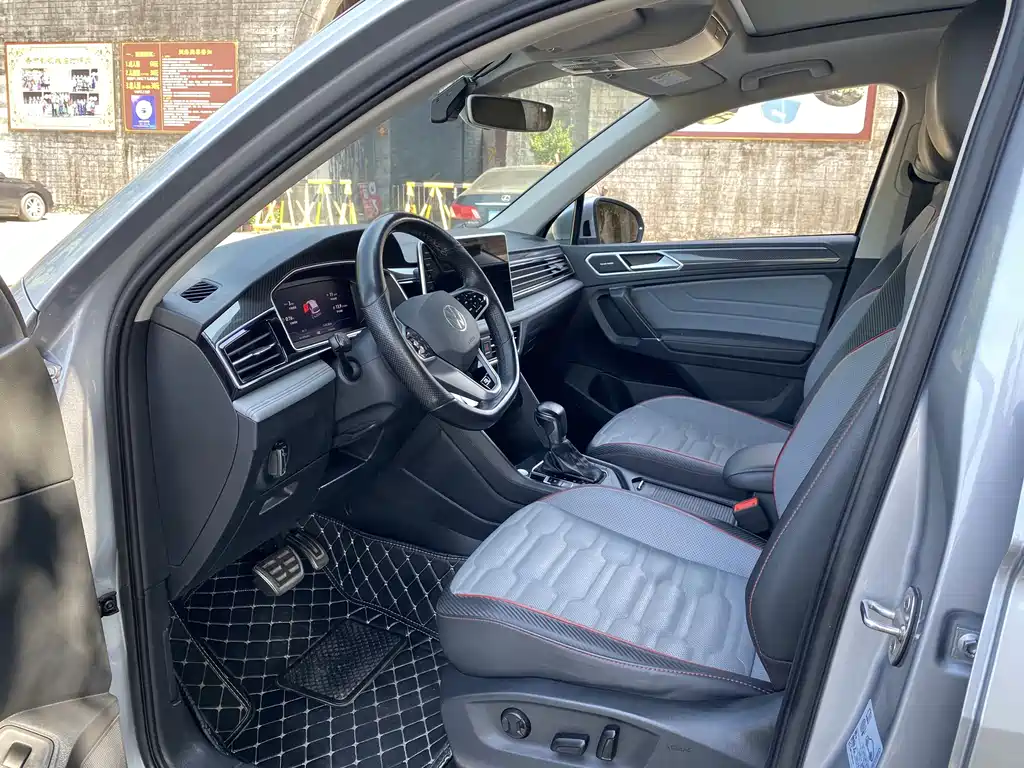 Tiguan L 330 TSI Auto 2 WD R-Line Flagship