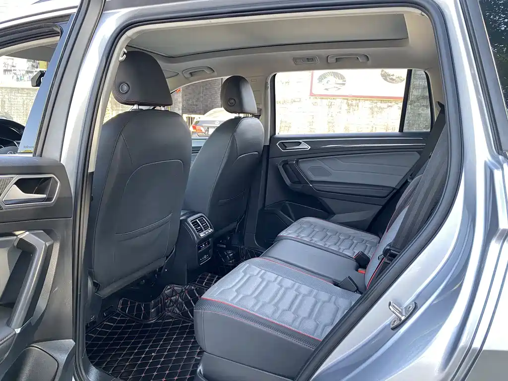 Tiguan L 330 TSI Auto 2 WD R-Line Flagship