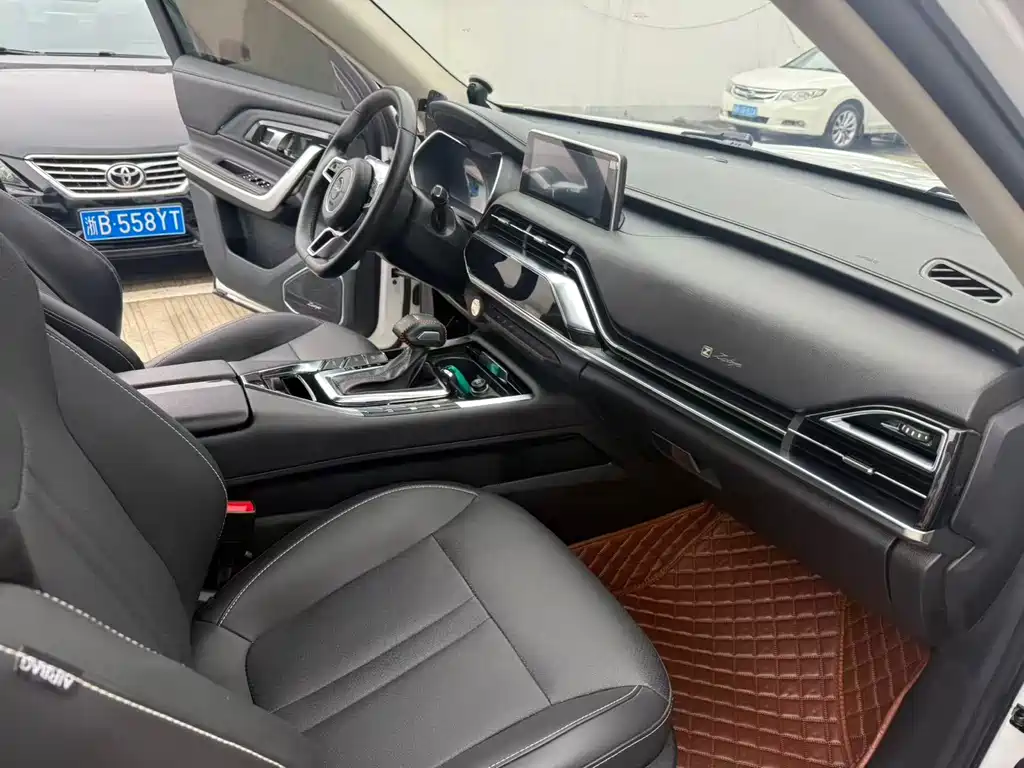 Zotye T500 1.5 T Auto Intelligent Connected Distinguished