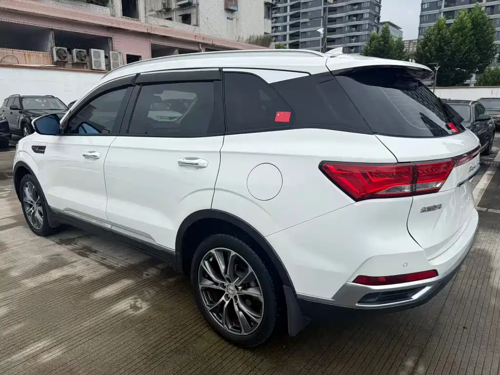 Zotye T500 1.5 T Auto Intelligent Connected Distinguished