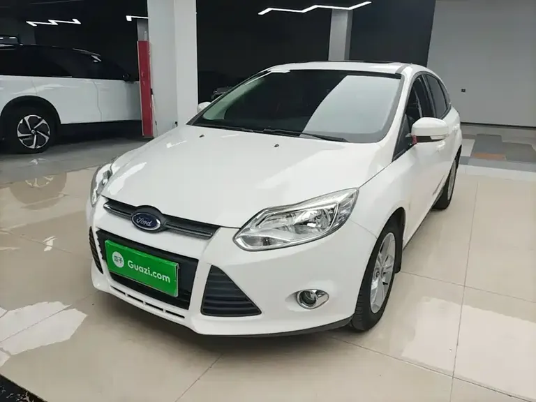 Ford Focus Hatchback 1.6 L Auto Style